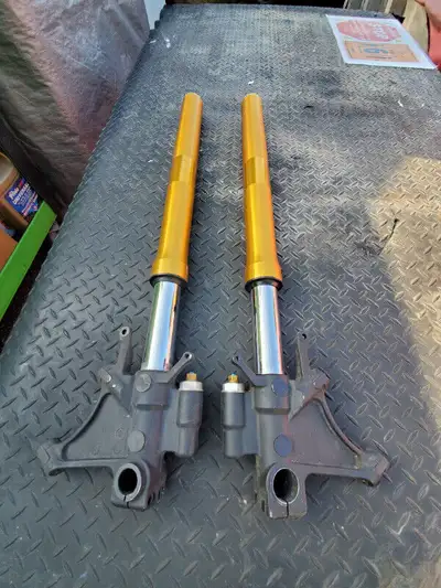 First $925 takes them. I am not looking for any offers. For sale a used set of Yamaha YZF600 R6R 200...