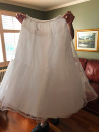 Jupon long blanc pour robe de mariée ou autres