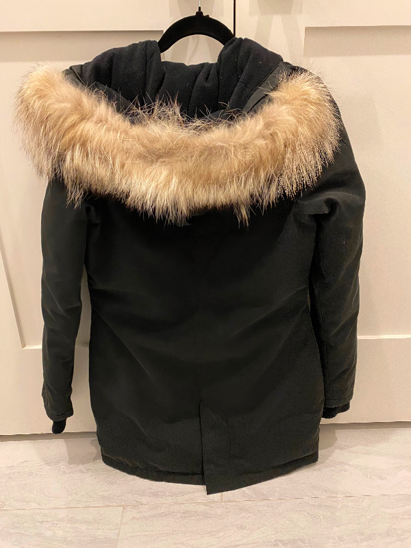 Canada Goose Victoria Parka Women’s size Small in Women's - Tops & Outerwear in Mississauga / Peel Region - Image 2