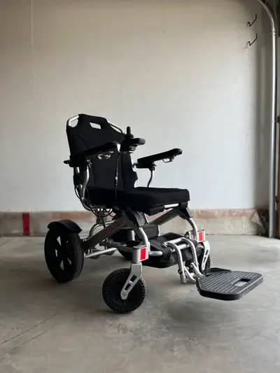 Original price $2999 Purchased in 2022, lightly used only for 1 year Lightweight, 29lbs, foldable, r...