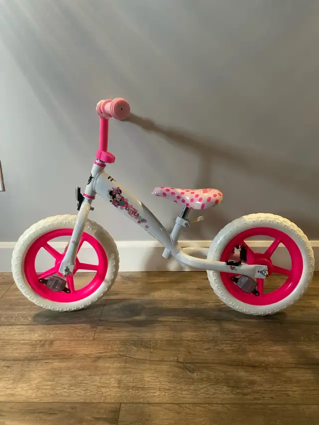 Minnie Mouse Balance Bike in Kids in Barrie - Image 2