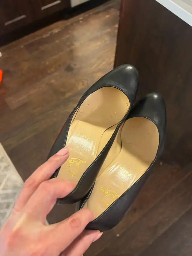 Authentic Christian Louboutin - size 7.5 Great Condition in Women's - Shoes in City of Toronto - Image 4