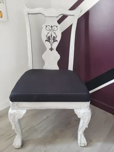 chaise vintage, style Rococo ou Louis XV, View more