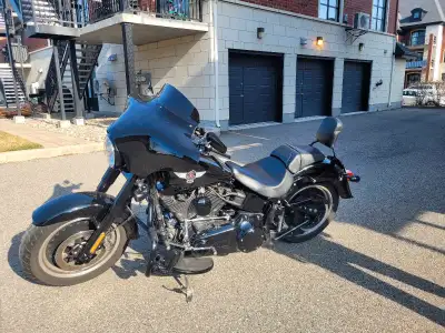 Superbe moto. Stage 1 avec tune à l'ordinateur. Vivid black. MoteurMoteur 110 Screaming eagle Filtre...