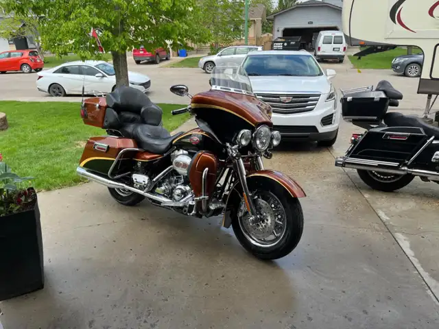 CVO Ultra Low Kms in Touring in Regina - Image 2