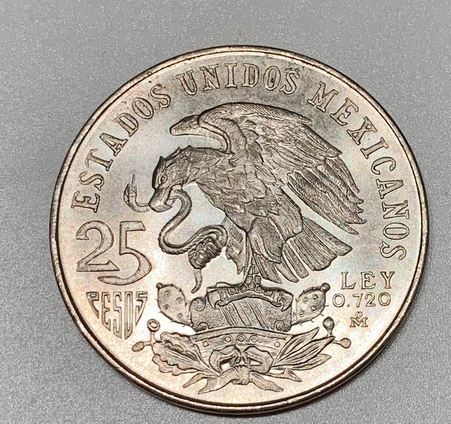 1968 Mexican 25 pesos Olympic coin (b2) dans Art et objets de collection  à Ville de Montréal