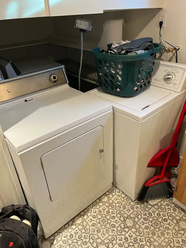 Room for rent in quiet neighbourhood in Room Rentals & Roommates in Peterborough - Image 4