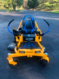 NEW LIKE, ELECTRIC, ZEROTURN, CUB CADET, ONLY 14 HOURS, $4900