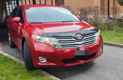 2011 Toyota Venza 3.5-L V-6 DOHC 24V Front Wheel Drive Red exterior Beige Interior 200k km Reverse C...