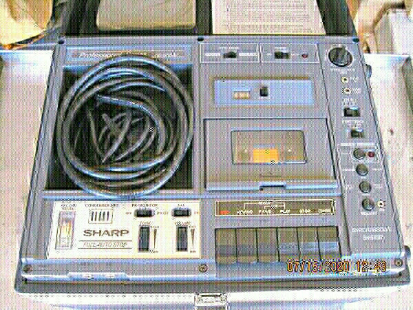 SHARP tape portable pro/Prend ech/recupere audio 70s tout etat7 dans Matériel audio professionnel  à Ville de Montréal