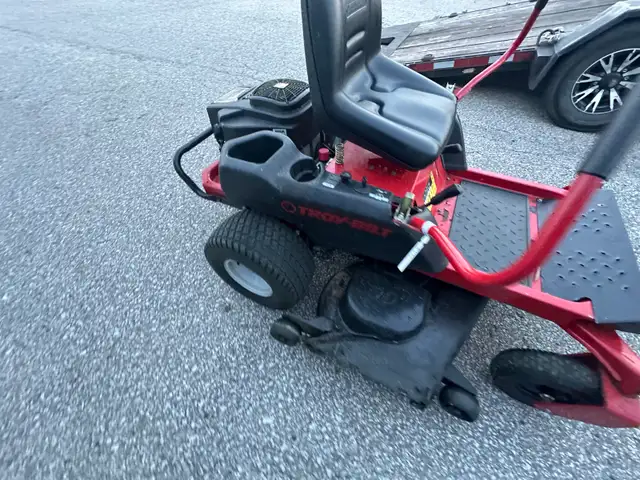 50” zero turn lawn mower in Lawnmowers & Leaf Blowers in Markham / York Region - Image 4