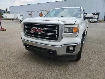 Selling a 2015 GMC Sierra 1500 309,XXX kms No rust Runs great, but trans is starting to slip Paint i...