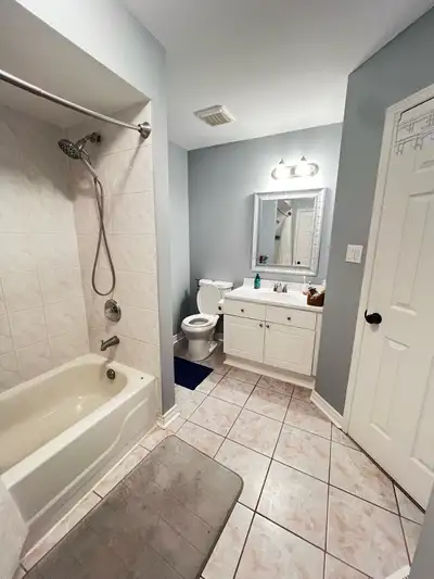 Spacious rooms available on the first floor and basement in a well-maintained home. Ideal for studen...