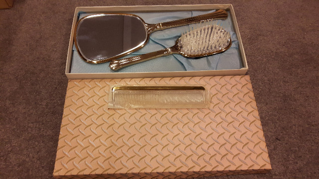 Antique Mirror, Brush and Comb set in Arts & Collectibles in Hamilton