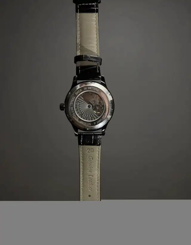 Montre pour homme noir in Jewellery & Watches in Laval / North Shore - Image 3