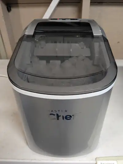 Icemaker Countertop Master Chef - Works Great, View more