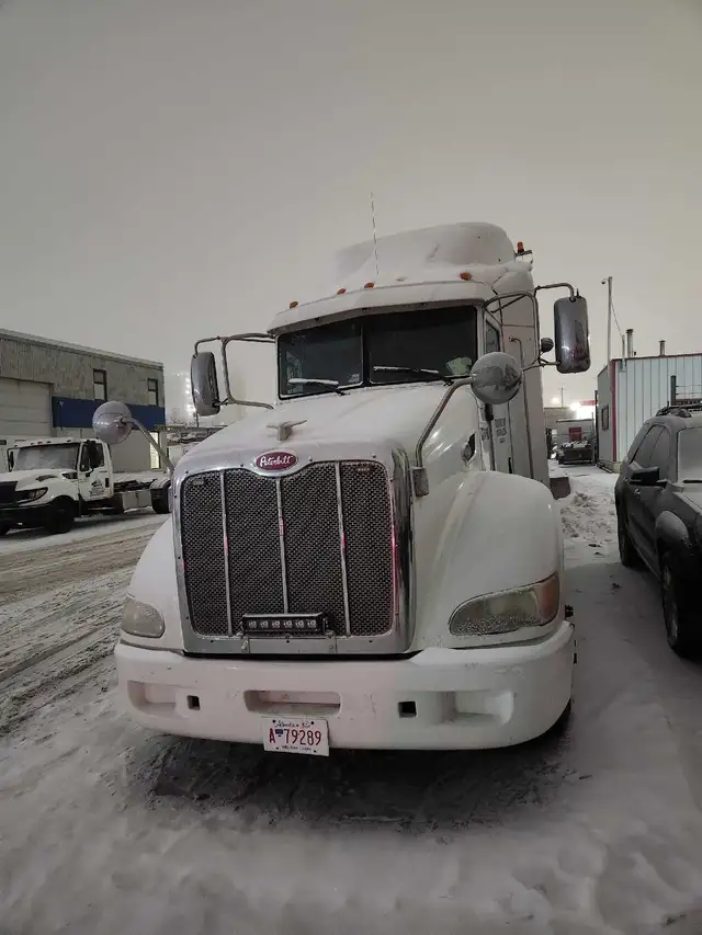 2013 Peterbilt Con in Heavy Trucks in Calgary - Image 3