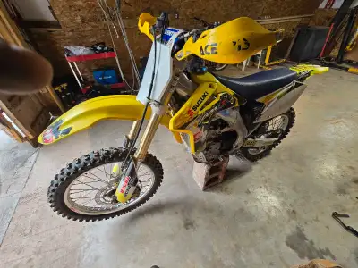 Hello sell or trade 7 hrs on full Motor build New clutch Tons of aftermarket parts Sent away rebuilt...
