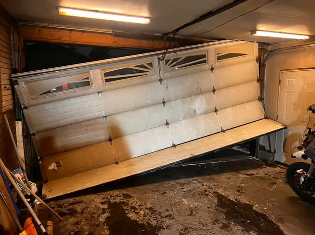 Garage Door Repair and Replacement (403) 837-5598