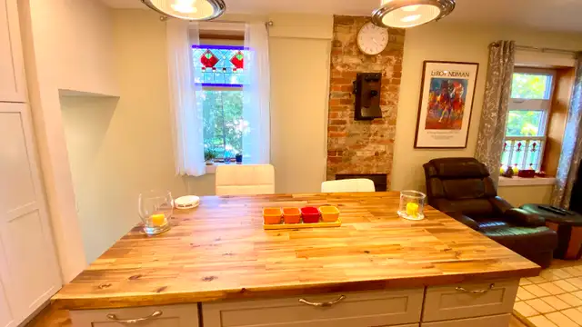 2bedroom fully furnished in prime Leslieville. in Short Term Rentals in City of Toronto - Image 14