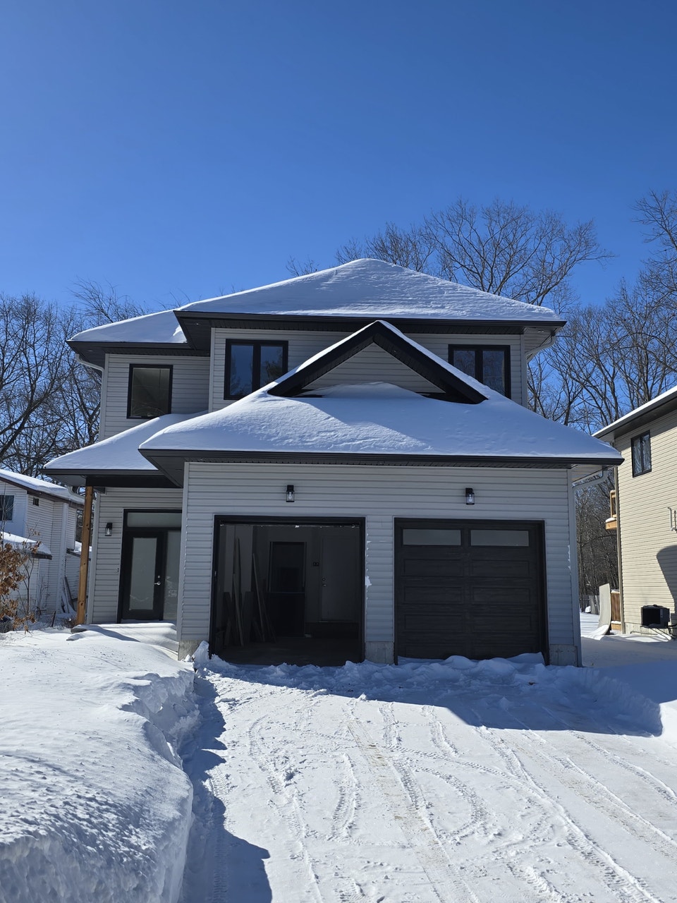 LARGE Constance Bay (Ottawa) home, 3bed/2bath, High ceilings 1