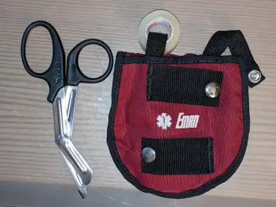 Étui pour masque de poche et ciseau universel., View more