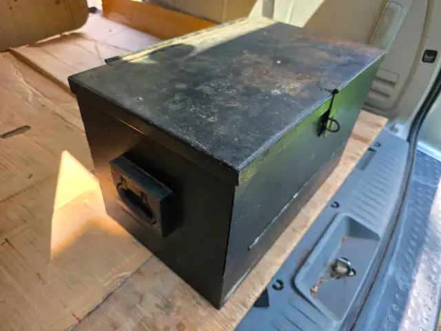 Custom Made Tool Chest Toolbox W Removable Tray Bolt Organizer in Tool Storage & Benches in Windsor Region - Image 10