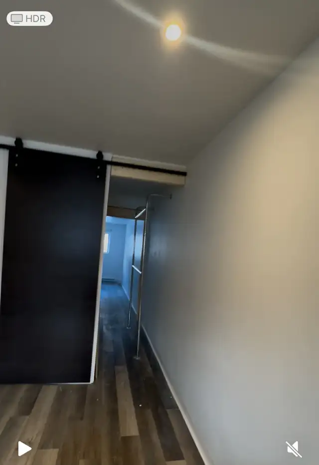 3 1/2 tout inclus, pas escalier à prendre, bus, centre d'achat in Long Term Rentals in City of Montréal - Image 3