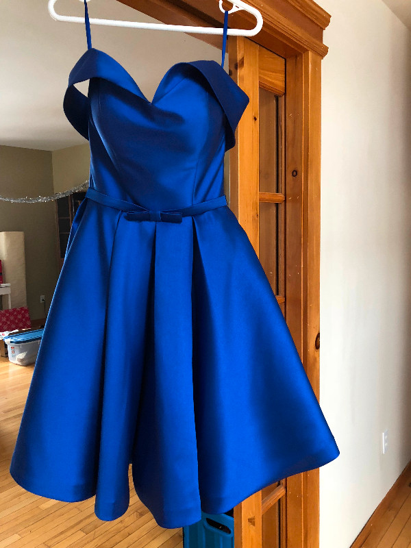 Mint Condition Gorgeous CJay Collection Blue Dress Size 2-4 in Women's - Dresses & Skirts in Ottawa