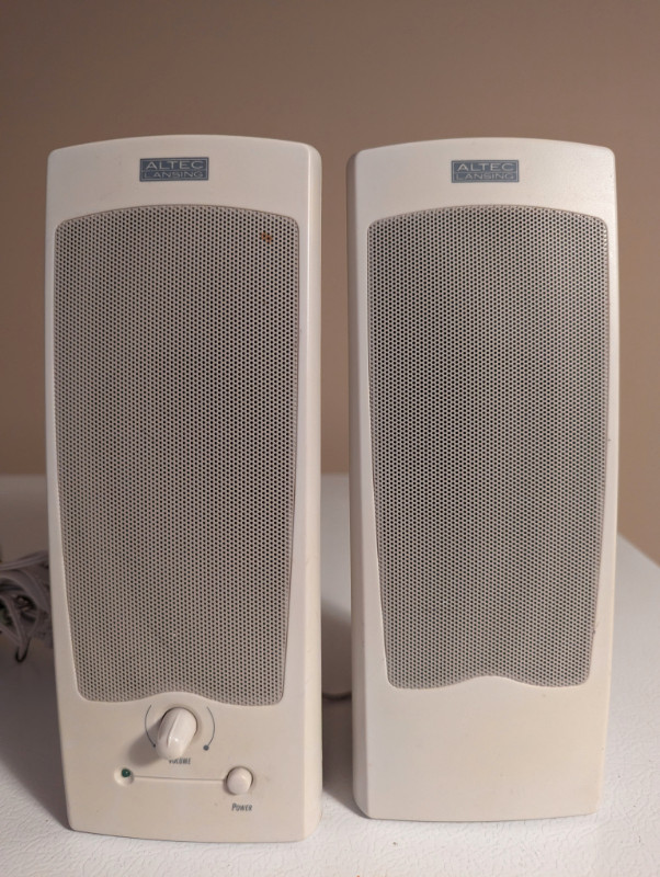 Computer speakers - boom box - make an offer in Speakers, Headsets & Mics in Hamilton - Image 2