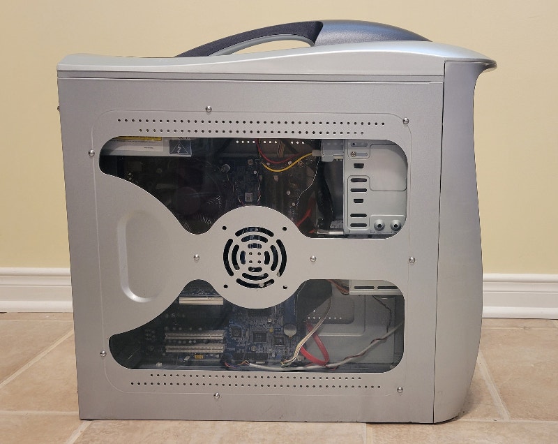 Quadcore PC with vintage window case Desktop Computers Gatineau