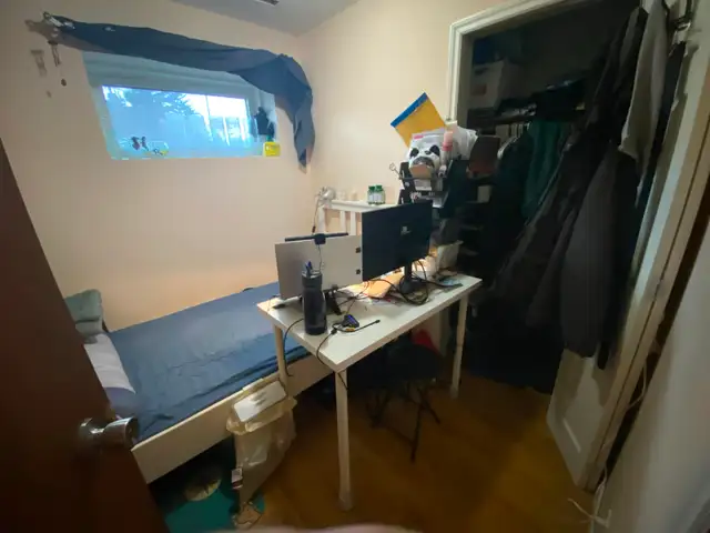 Furnished room 2 mins to Rundle Station