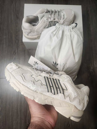 Adidas Response Cl Bad Bunny Wonder White Size 11.5 