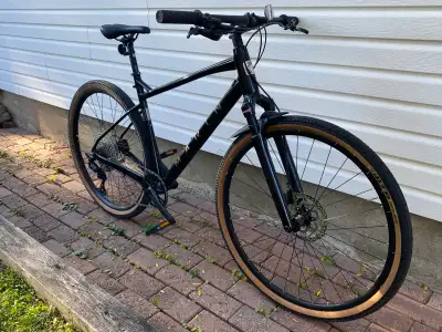 Marin DSX FS gravel bike. Size L, View more