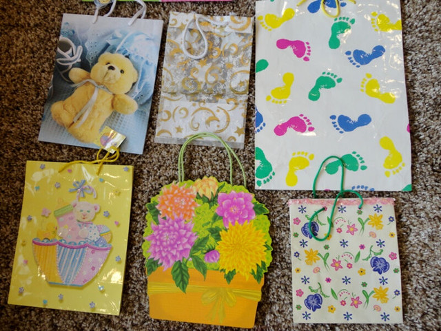 Assortment of 9 Gift bags for sale ....all for $3.00 in Other in Kitchener / Waterloo - Image 3