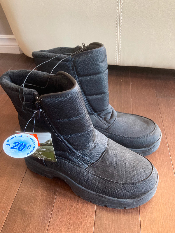 Brand new Men's Winter Boots (Size 9) in Men's Shoes in Strathcona County