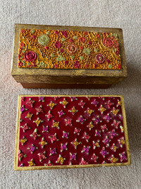 Pair of small decorative boxes $5 for the pair