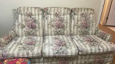 Free couch gpod condition must pick up moving soon need gone thanks