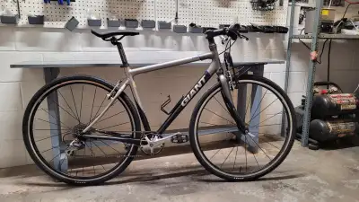 Fully Restored Giant Hybrid | 1× City / Fitness Bike (Restoratio, View more