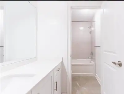 One bedroom in a semidetached house available for rent from August 01. Main intersection is Mississa...