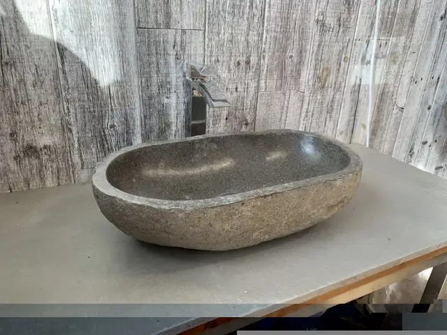 Pour les plus belle vasques en pierre ou autre ici le bon choix. in Bathwares in Laval / North Shore - Image 8