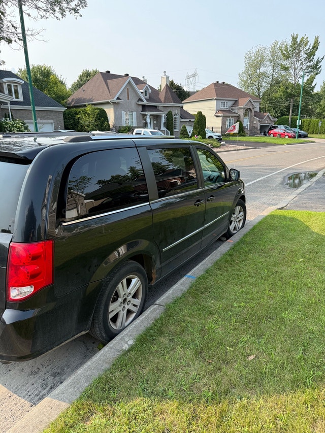 2013 Dodge Caravan Crew Stow ‘n Go — photo 4