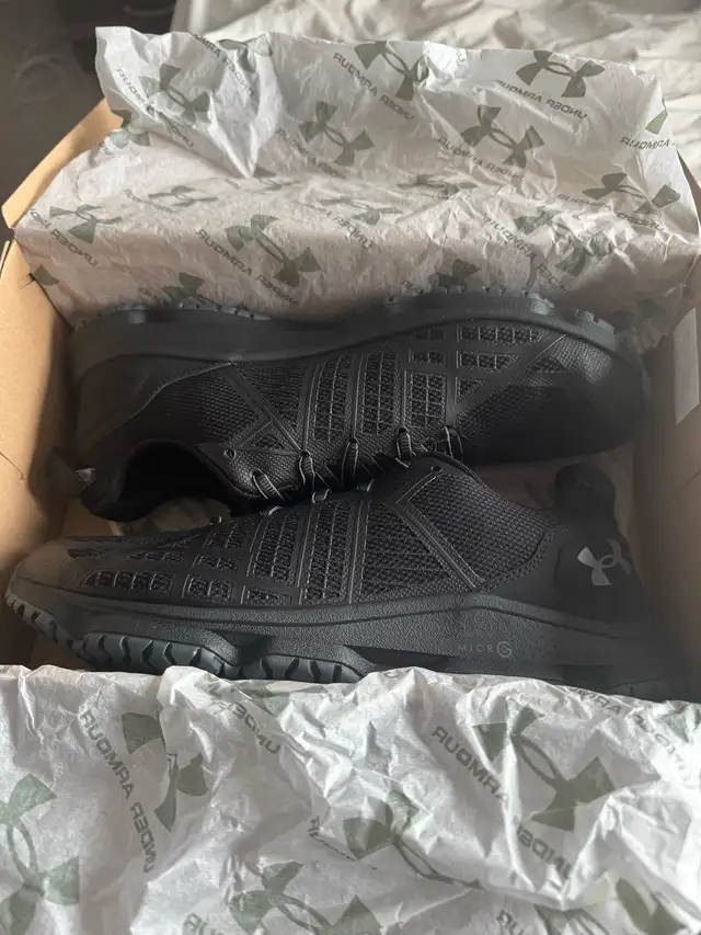 Underarmor Men’s Shoes in Men's Shoes in Cambridge - Image 3