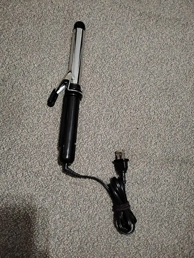 CURLING IRON