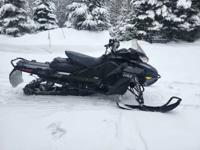 2019 Ski Doo Renegade 850,11,600 klms, sled is mint,comes with 2 seats,backrest with heated grips an...