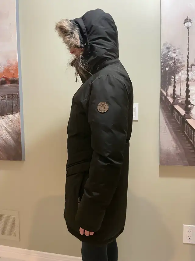 WOMENS WINTER JACKET in Women's - Tops & Outerwear in Oshawa / Durham Region - Image 4