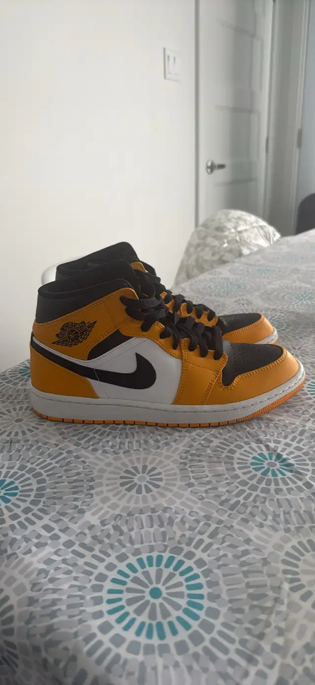 Nike Jordan 1 mid Taxi in Men's Shoes in Longueuil / South Shore - Image 4