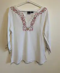 DCC Missy Women's Embroidered Top Size M White and Cream