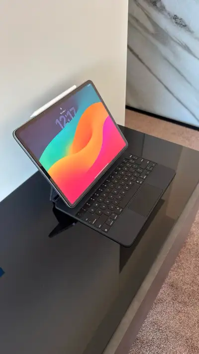 iPad Pro 12.9" M2 (1TB, 16GB RAM) + Magic Keyboard & Pencil 2, View more