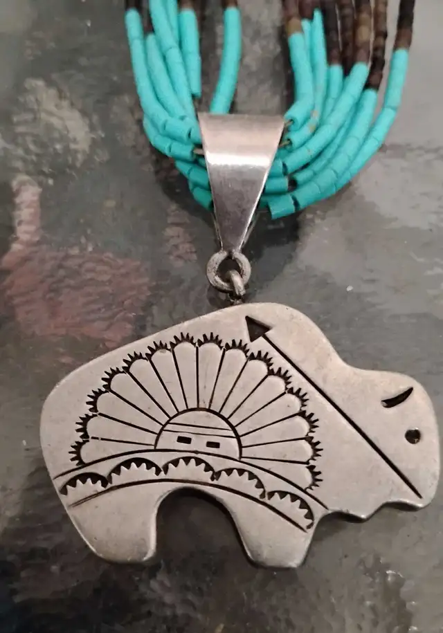 Silver Navajo Hand Beaded Necklace & Pendant in Jewellery & Watches in Downtown-West End - Image 3